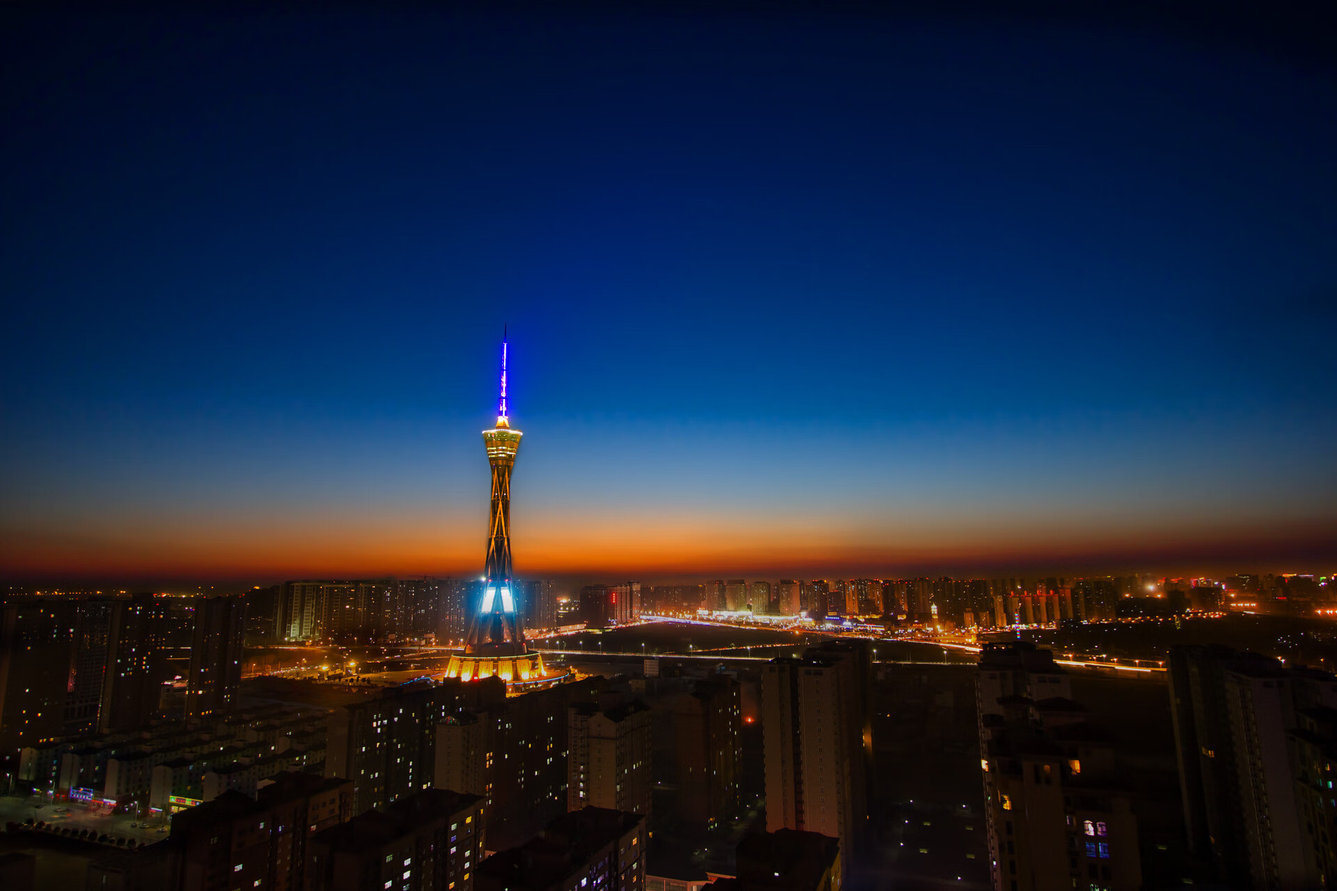 法网完胜联合杯！梅德韦杰夫何以点燃罗兰·加洛斯？