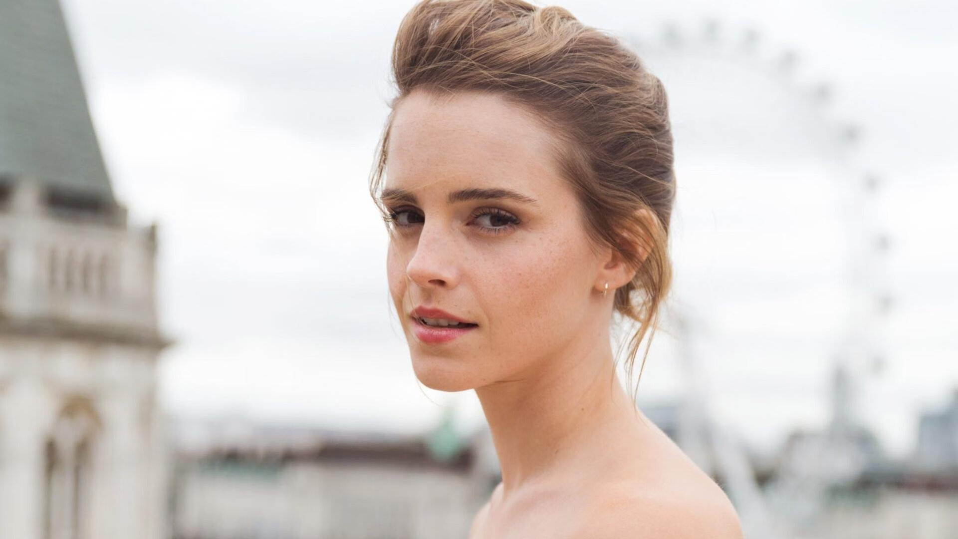 命运的交汇，当法国队以天鹅绒手套掌控战局，张本智和用闪电刺破寂静