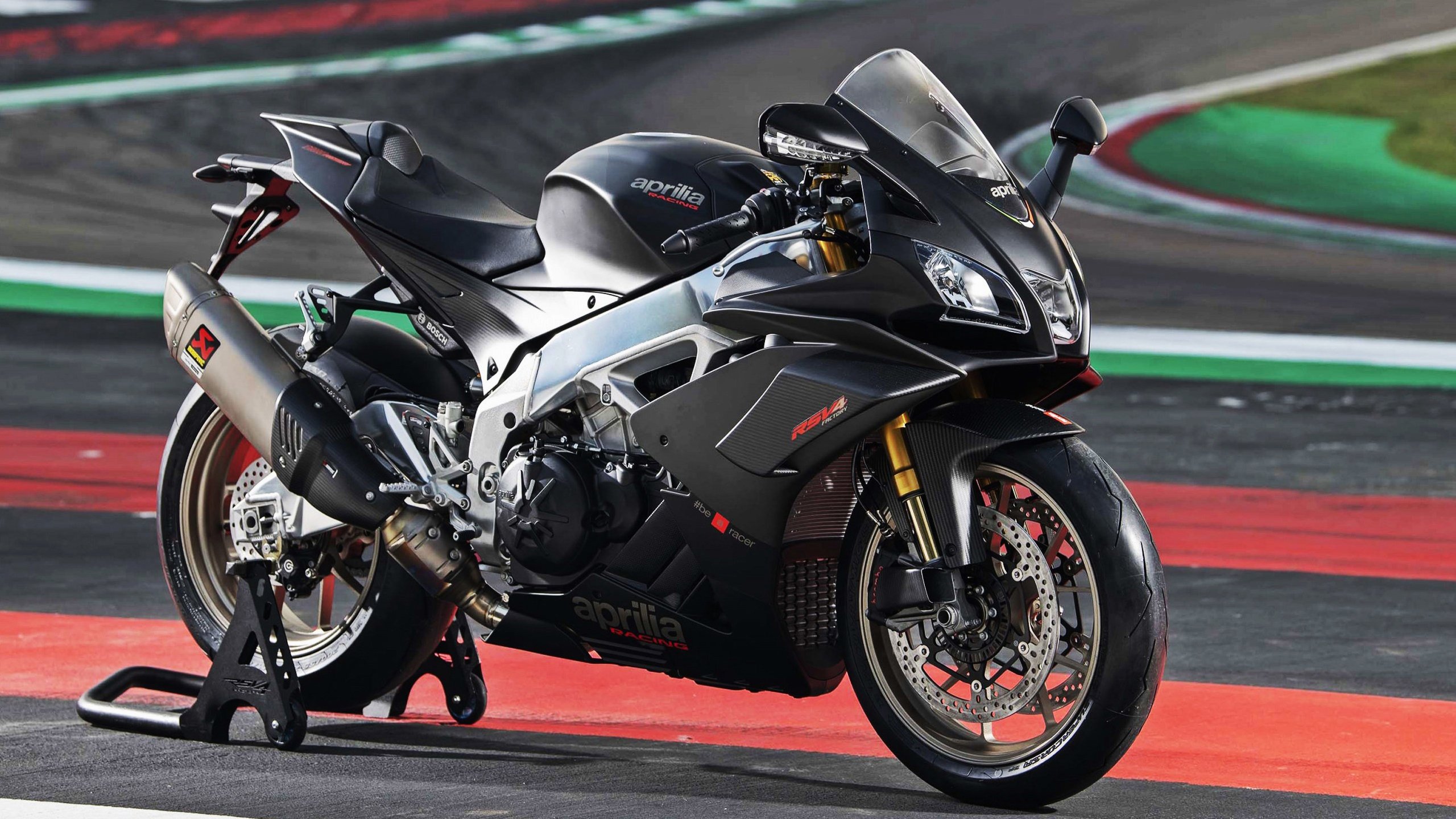 虚幻与真实的界限，当维尼修斯在东决关键战之夜降临篮球场