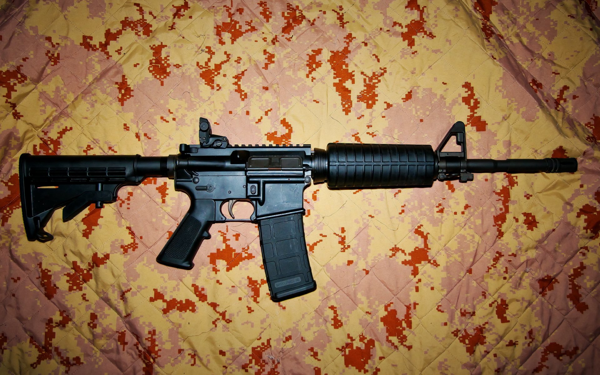 平行的战场，交错的重担，当皇马以机器般精密压制红牛，萨拉赫在另一片草皮扛起一座城