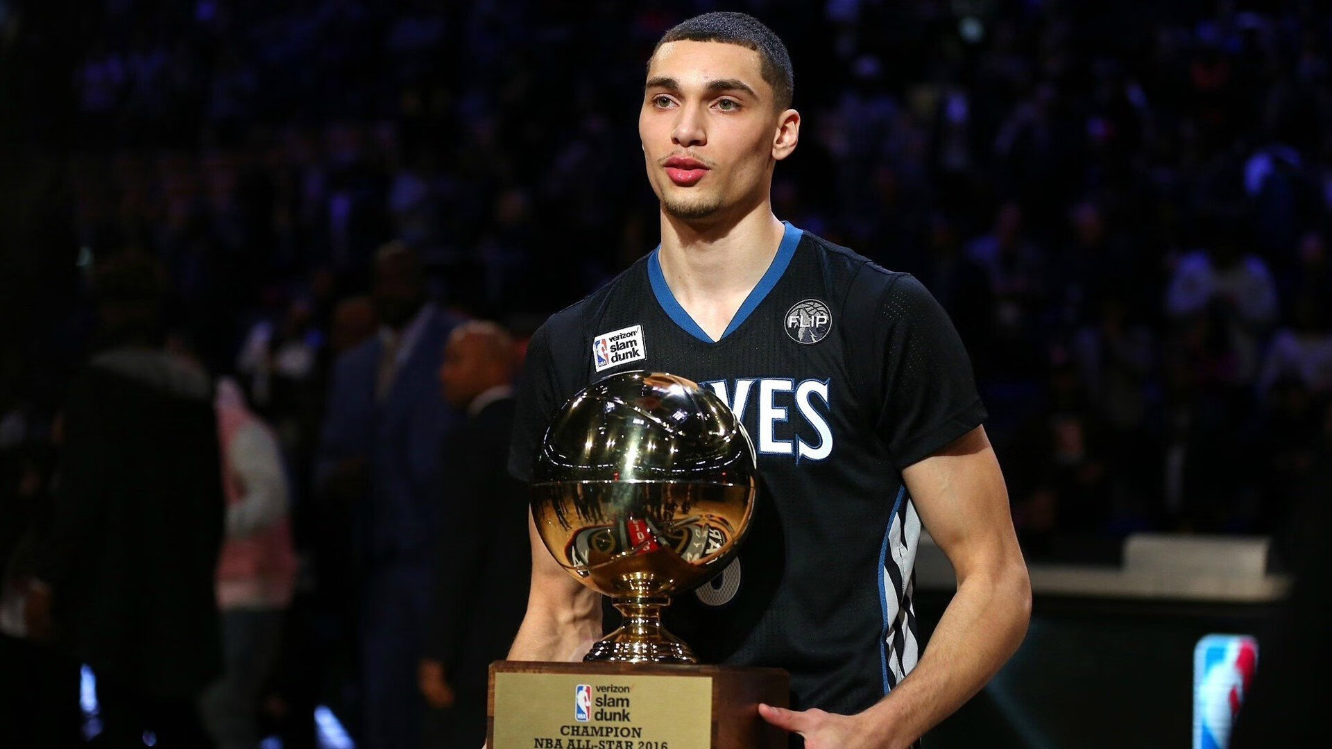 凡人之神与不老传说，NBA一夜两种英雄史诗，哪种更震撼你心？